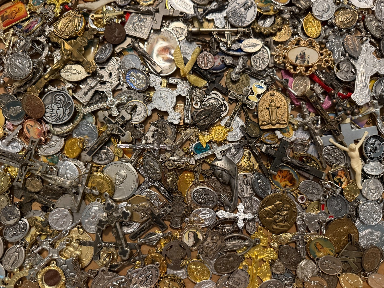 LOT OF OVER 5 LBS. ANTIQUE & VINTAGE CATHOLIC RELIGIOUS HOLY MEDALS PENDANTS LOT OF OVER 5 LBS. ANTIQUE & VINTAGE CATHOLIC RELIGIOUS HOLY MEDALS PENDANTS