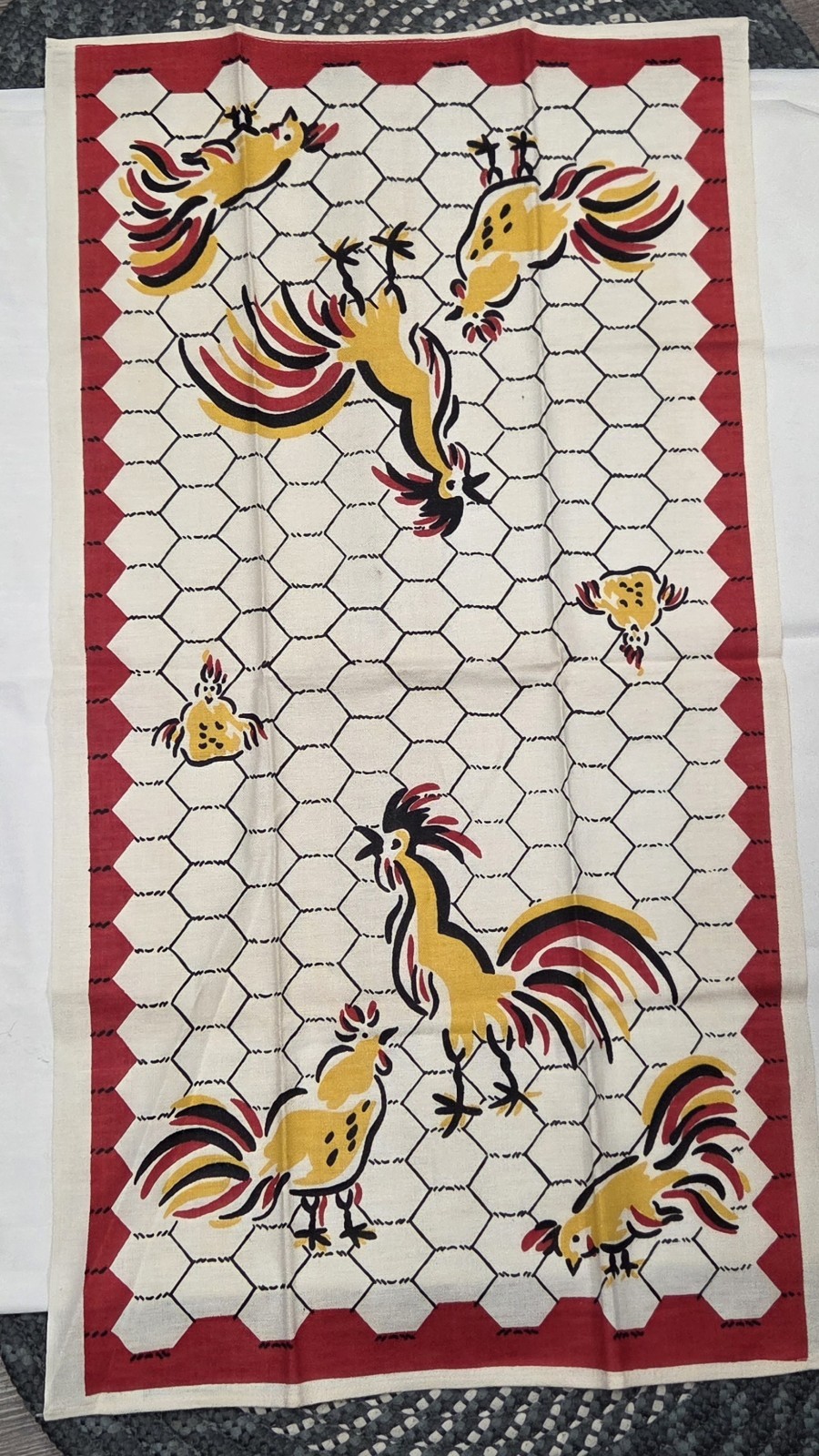 Vintage 1950s CANNON SUPER-DO Kitchen Tea Towel Rooster & Chickens. UNUSED Vintage 1950s CANNON SUPER-DO Kitchen Tea Towel Rooster & Chickens. UNUSED