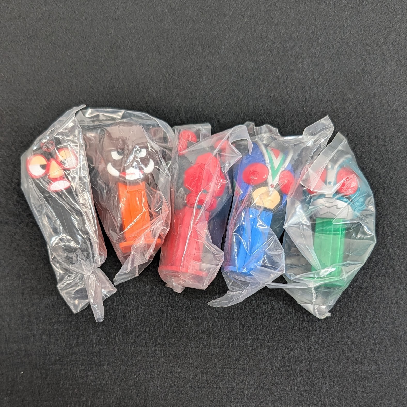 2004 Bandai Masked Rider 2 #06 Mini PEZ Complete Set 5 Gashapon Japan Toy DAMAGE 2004 Bandai Masked Rider 2 #06 Mini PEZ Complete Set 5 Gashapon Japan Toy DAMAGE