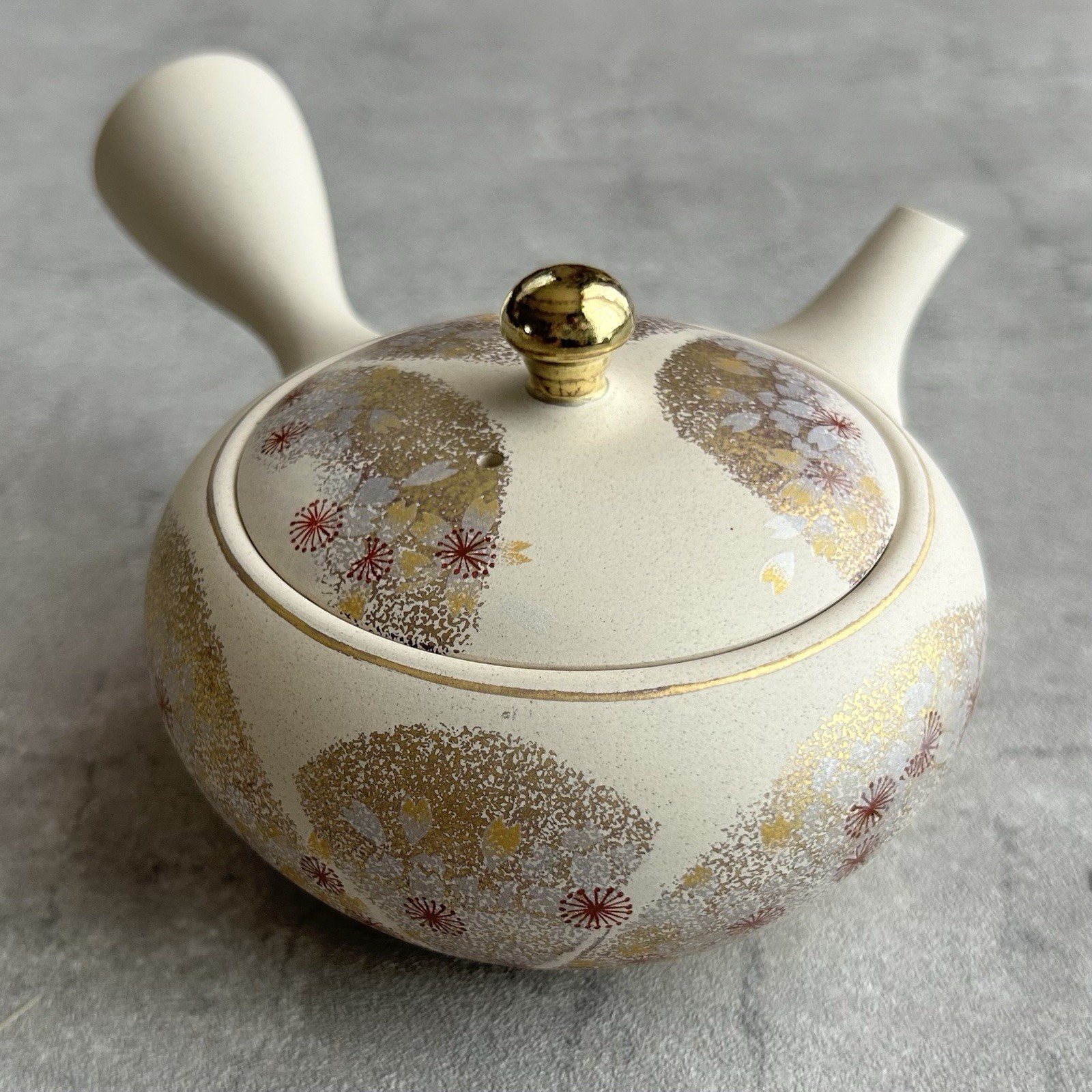 Tokoname × Kutani Japanese Teapot White clay Gold Sakura Kyusu 300ml by Sho kiln