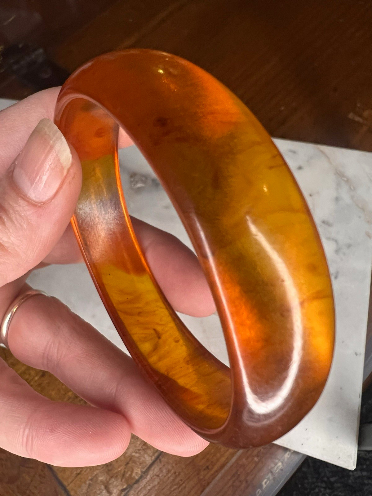 Vintage 1940s Apple Juice Bakelite Bangle - Translucent Honey Amber Root Beer Vintage 1940s Apple Juice Bakelite Bangle - Translucent Honey Amber Root Beer