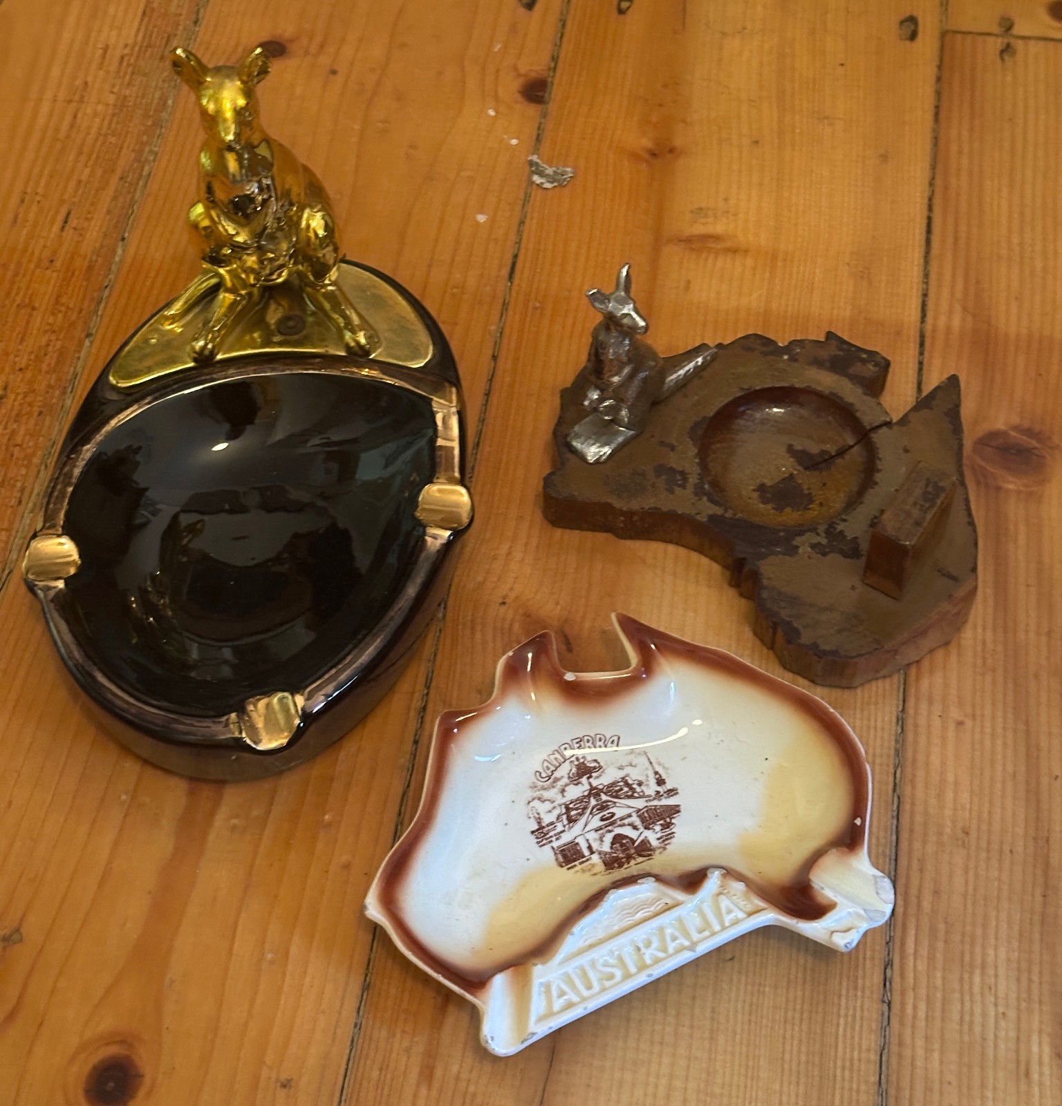 Three vintage Australia ashtrays - Very Good Cond Three vintage Australia ashtrays - Very Good Cond