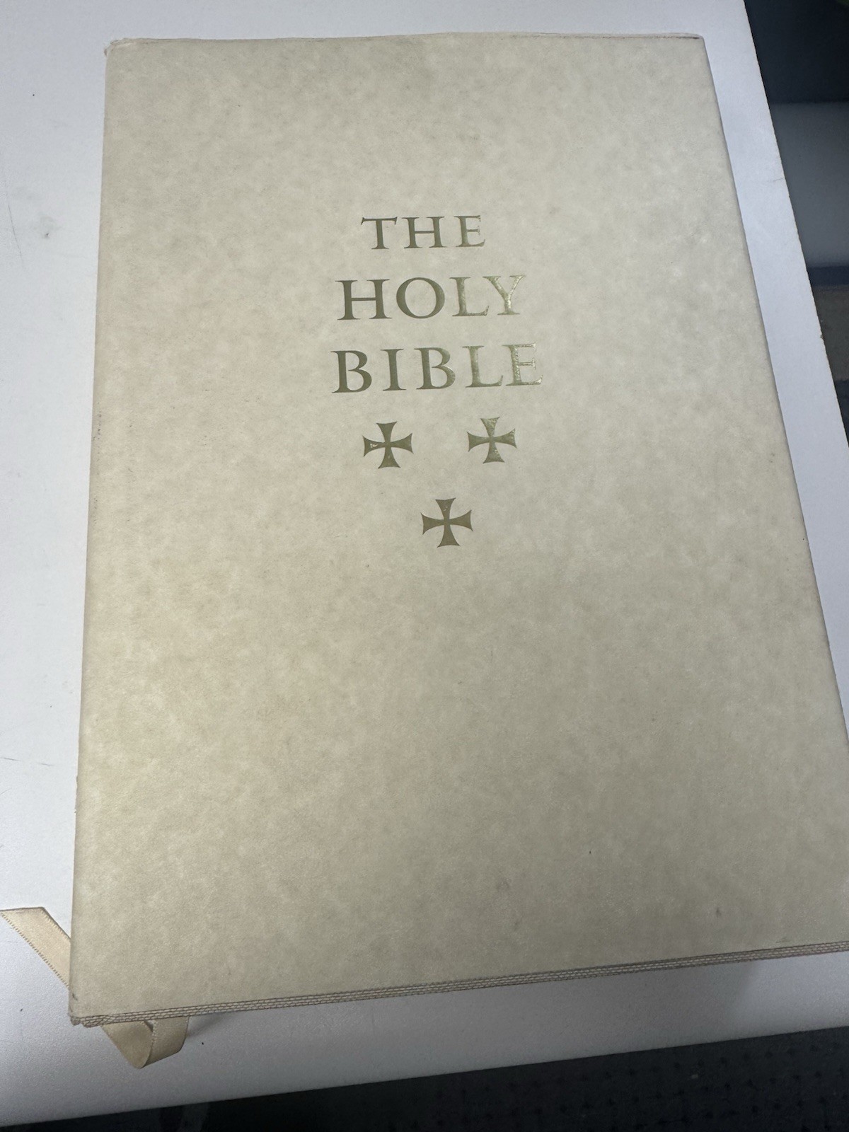 Vintage 1999 1st Trade Edition/1st Printing Viking Studio Bible