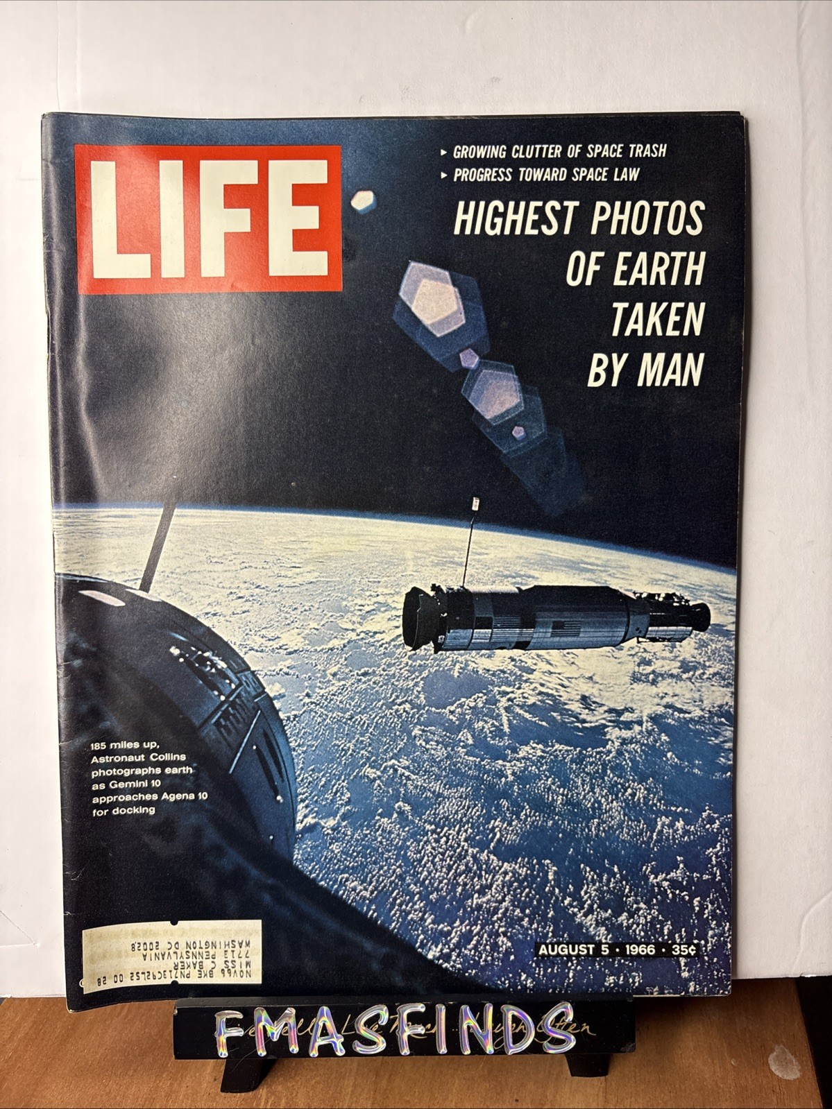 MD1 1966 GEMINI ASTRONAUT COLLINS PHOTOS 165 Miles Up LIFE MAGAZINE Aug 5