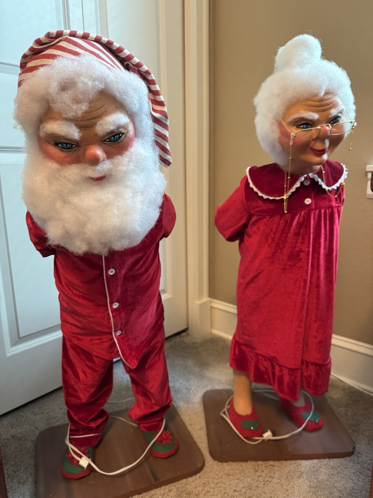 Vintage David Hamberger Christmas Mechanical Store Display Santa And Mrs Claus Vintage David Hamberger Christmas Mechanical Store Display Santa And Mrs Claus