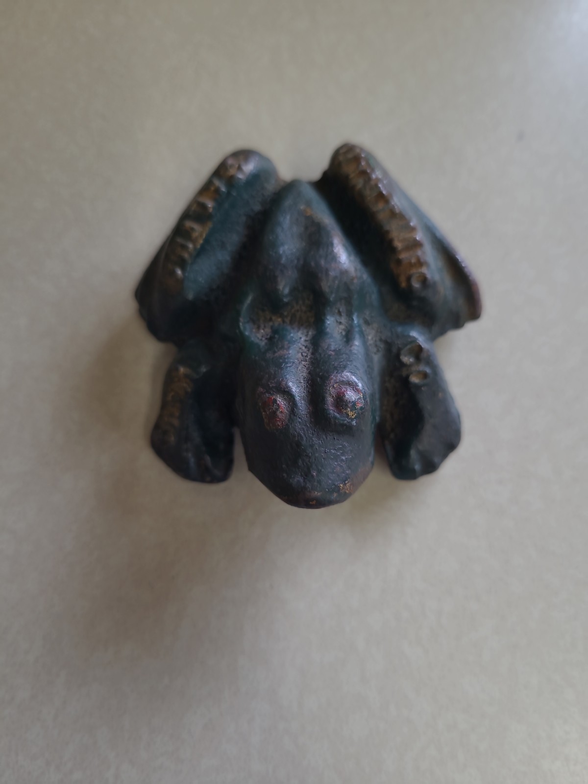 Cast Iron Wyatt Mfg. Salina Ks Advertising Frog Paperweight 13-14 Ounces