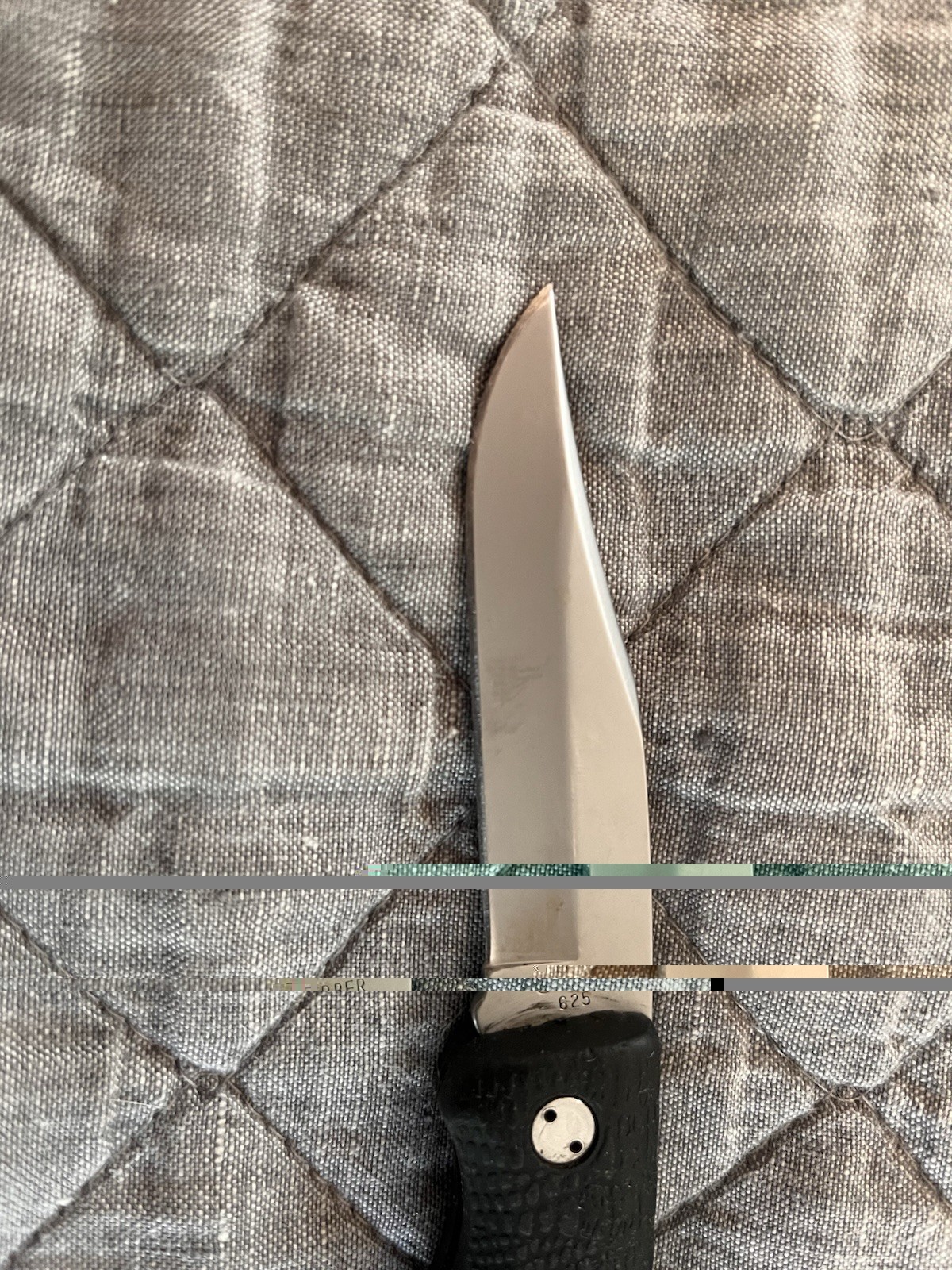 Gerber 625 Gator Lockback Pocketknife Black Rubber Handle SS Drop Point