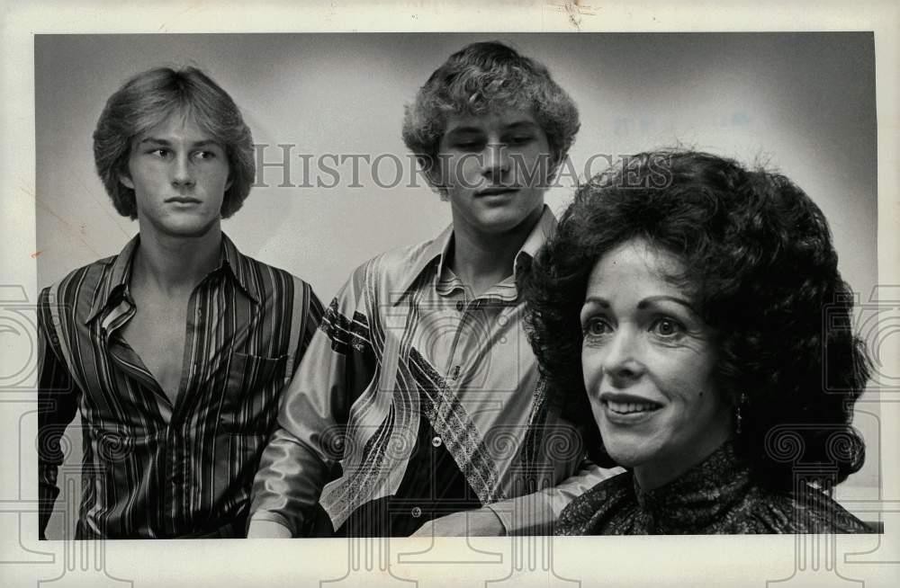 1979 Press Photo Judge Paul Baker\'s ex-wife and twin sons - lra06715 1979 Press Photo Judge Paul Baker\'s ex-wife and twin sons - lra06715