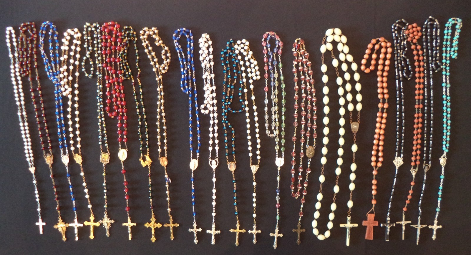 Lot 20 Vintage Rosaries Catholic - Glow in Dark Fatima Water Medjugorje Italy Lot 20 Vintage Rosaries Catholic - Glow in Dark Fatima Water Medjugorje Italy