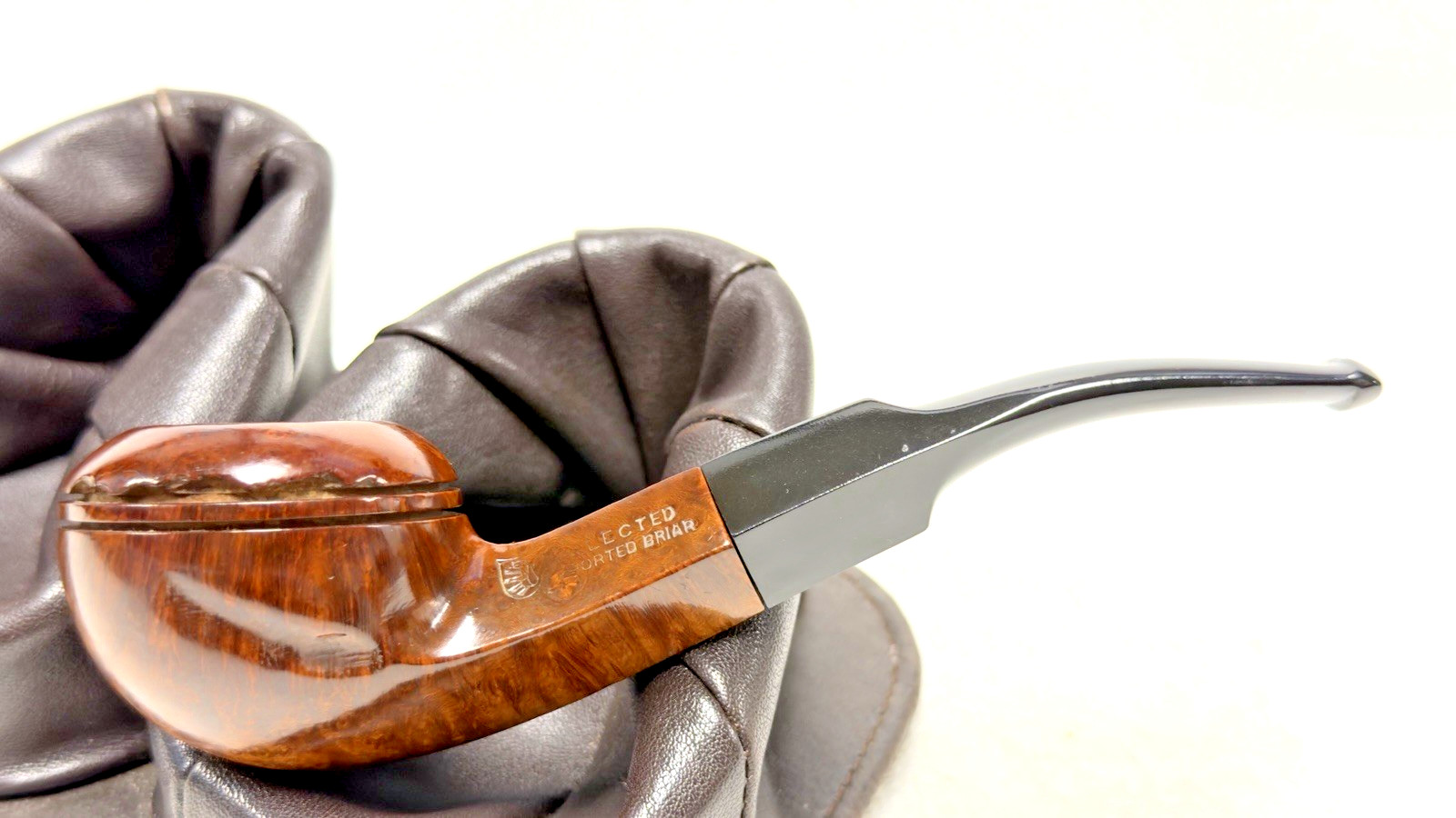 Unknown Brand Smooth Bent Bulldog w Ebonite Saddle Stem  *See Description