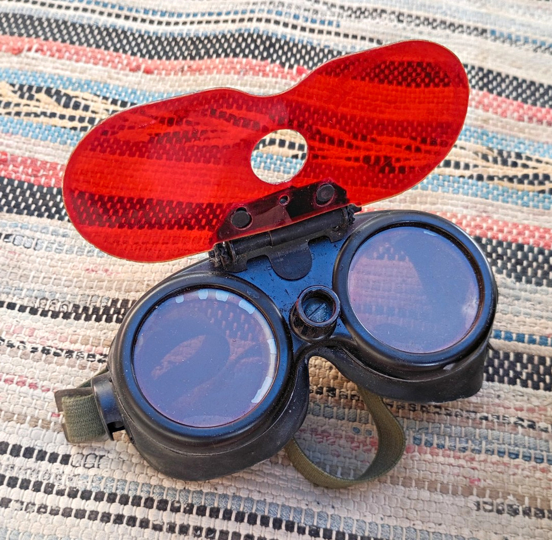 Vintage WW2 Lift Front Goggles Variable-Density Red Plastic Visor Kit 74-V-3500