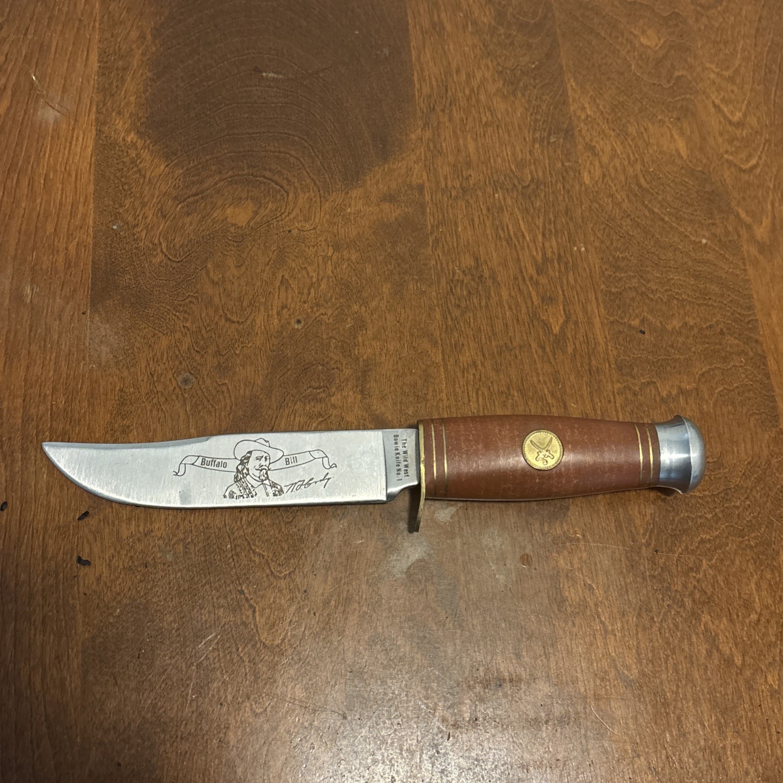 Buffalo Bill Commemorative Hunting Knife