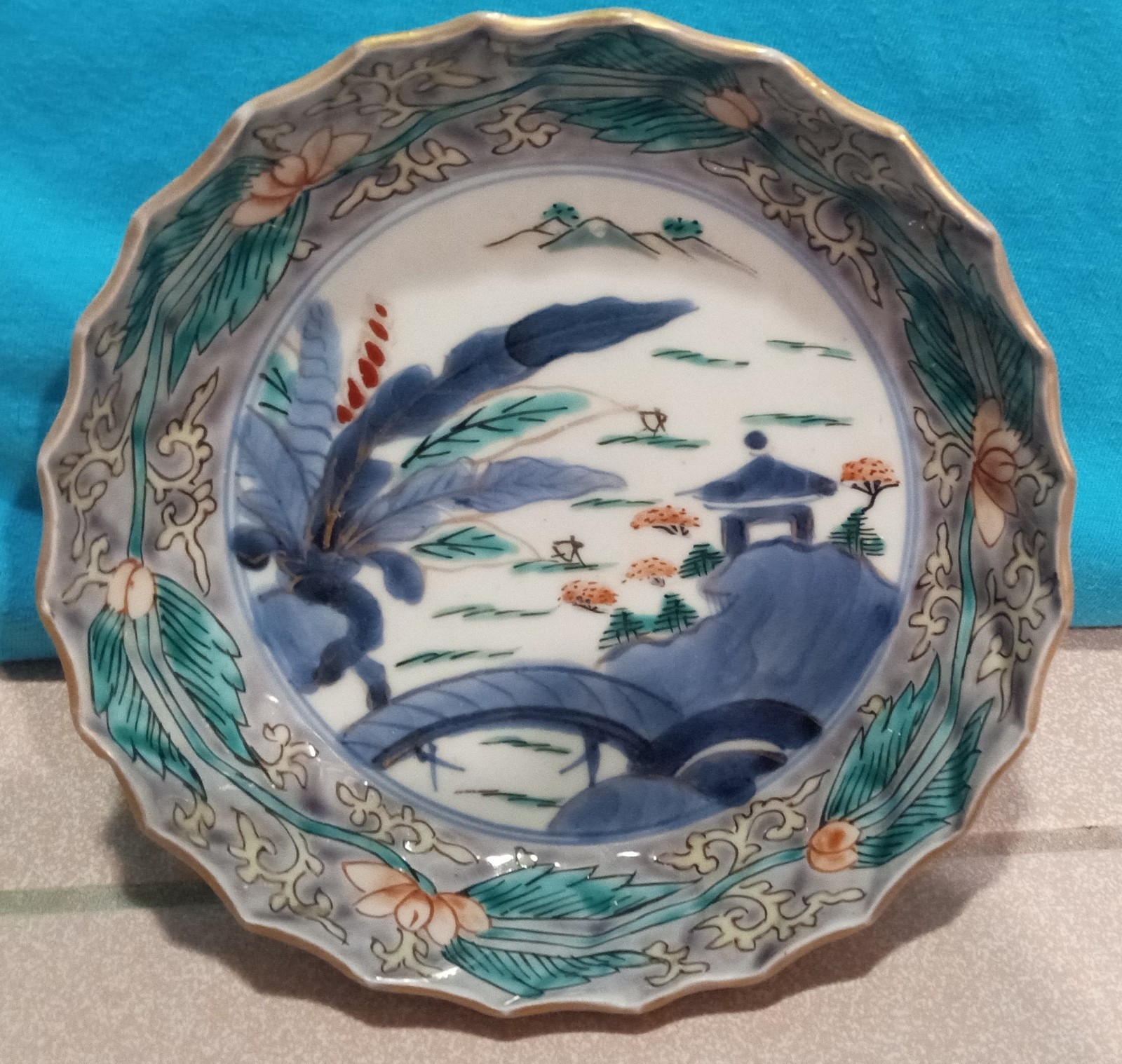 Antique JAPANESE LOVELY PORCELAIN BOWL SCALLOP EDGE GOLD TRIM LANDSCAPE Vintage Antique JAPANESE LOVELY PORCELAIN BOWL SCALLOP EDGE GOLD TRIM LANDSCAPE Vintage