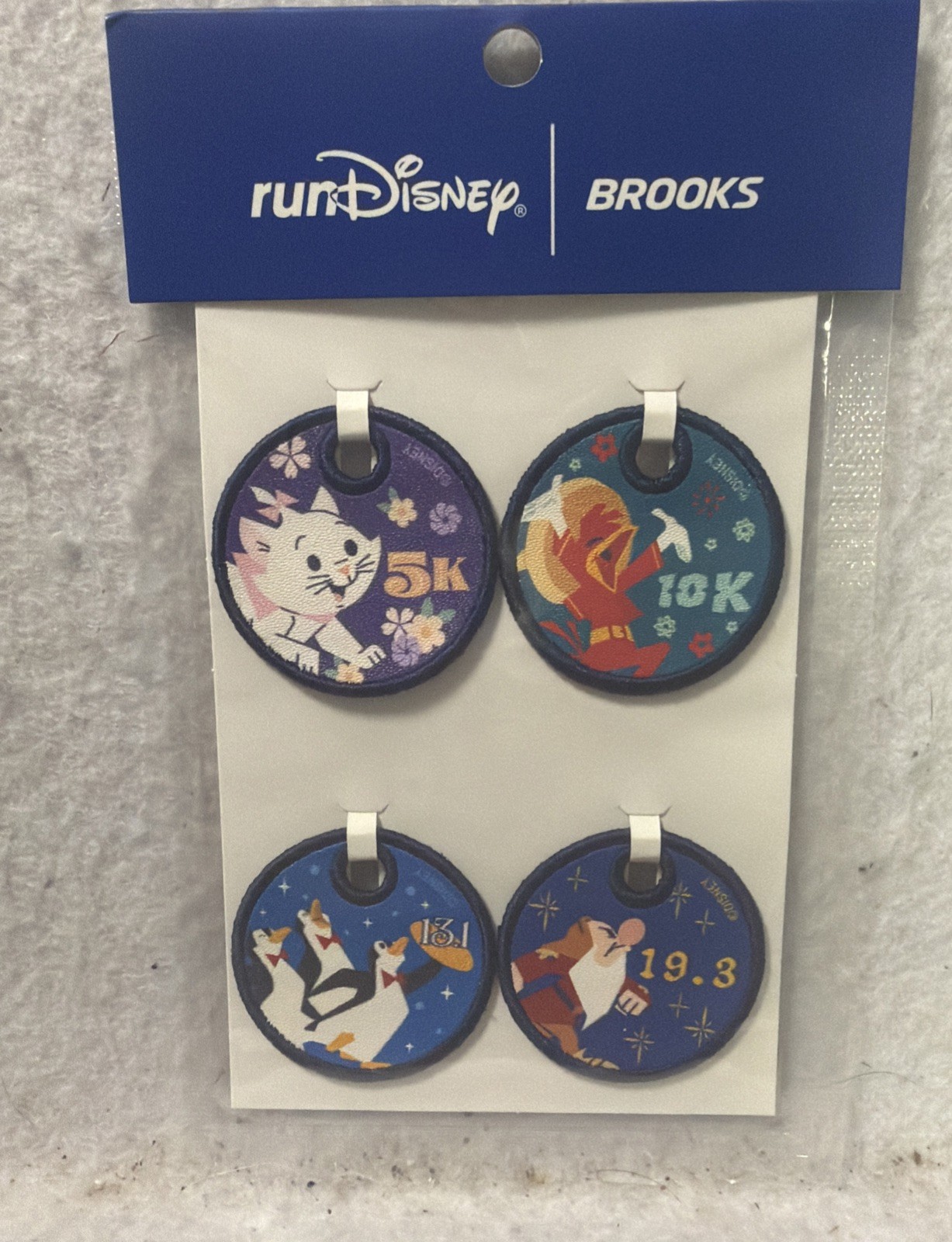 2026 runDisney Wine & Dine Half Marathon Brooks Lace Badges Tags NEW IN HAND