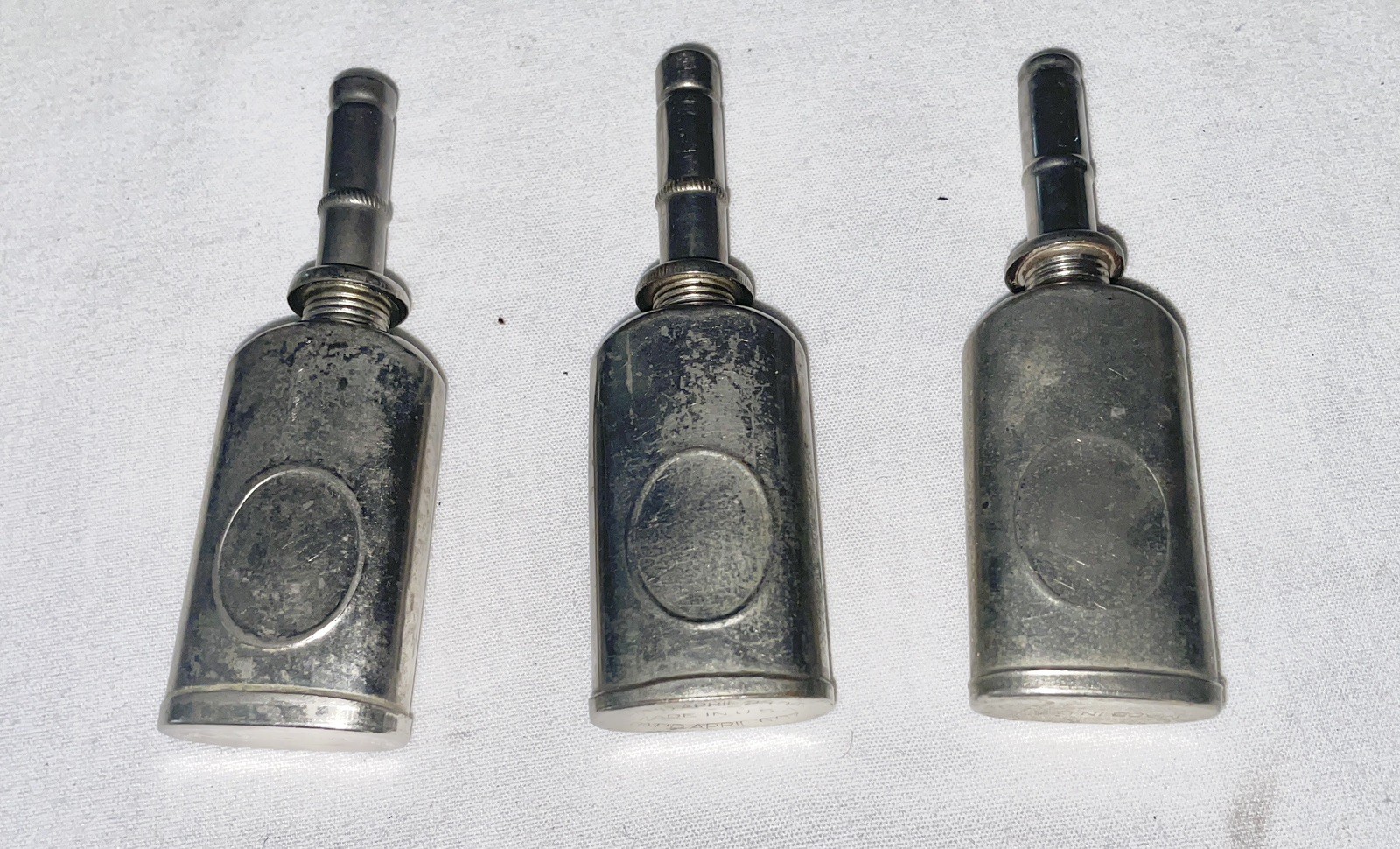 MINIATURE OIL CAN - THUMB PRESS