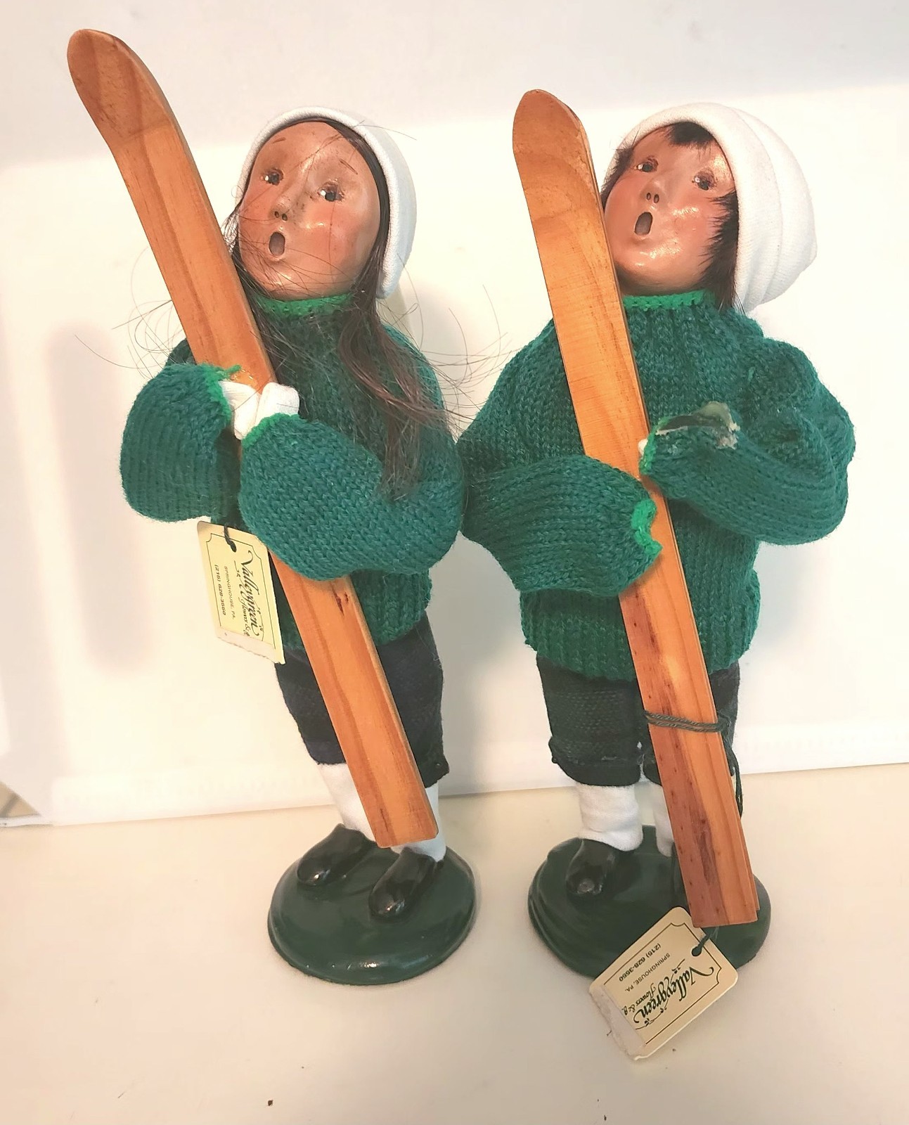VTG 1997 GIRL & BOY BYERS CHOICE CAROLERS WITH WOODEN SKIS