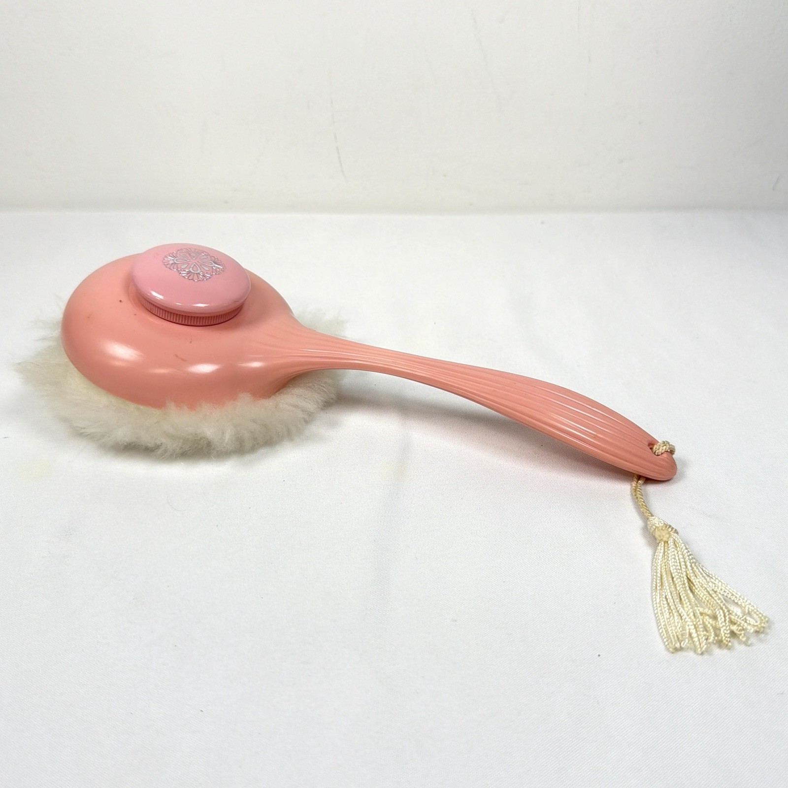 Vintage Avon Pink Fluff Powder Puff NEVER USED - NO BOX Vintage Avon Pink Fluff Powder Puff NEVER USED - NO BOX