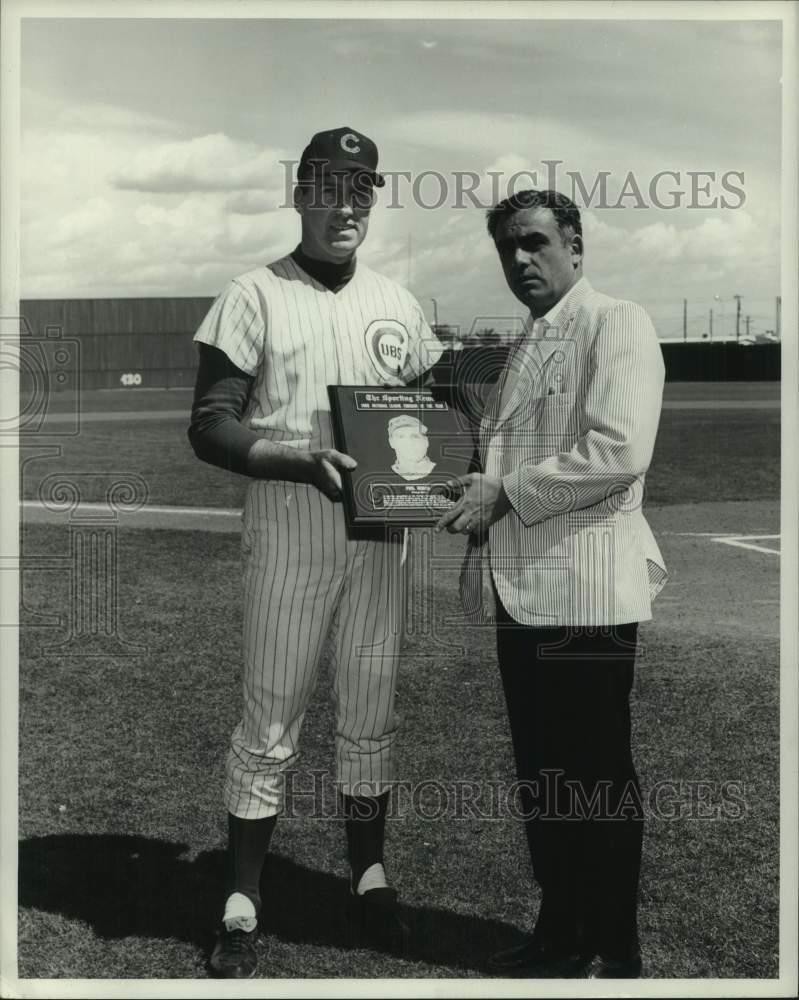 1969 Press Photo Chicago Cubs Phil Regan and J. Holtzman - lrs10711 1969 Press Photo Chicago Cubs Phil Regan and J. Holtzman - lrs10711