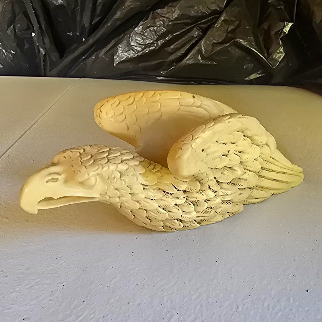 vintage eagle tobacco pipe holder stand cream coloeed decoration 