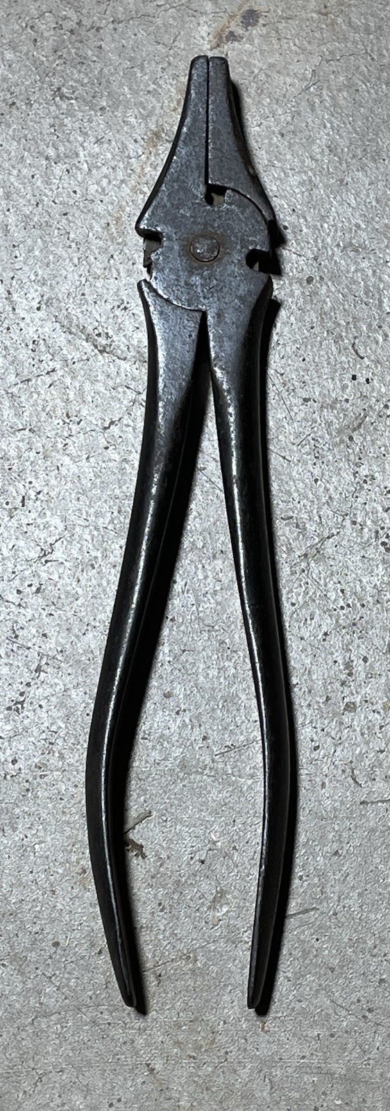 VTG J M KING & Co 8” BUTTON PLIERS PATENT WIRE CUTTER, LINESMAN WATERFORD NY VTG J M KING & Co 8” BUTTON PLIERS PATENT WIRE CUTTER, LINESMAN WATERFORD NY