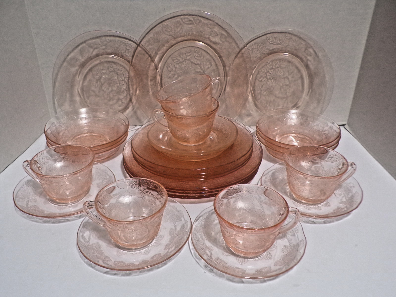 Vintage Jeannette Glass Co. Pink Depression Cherry Blossom 30 Pc Service for 6 Vintage Jeannette Glass Co. Pink Depression Cherry Blossom 30 Pc Service for 6
