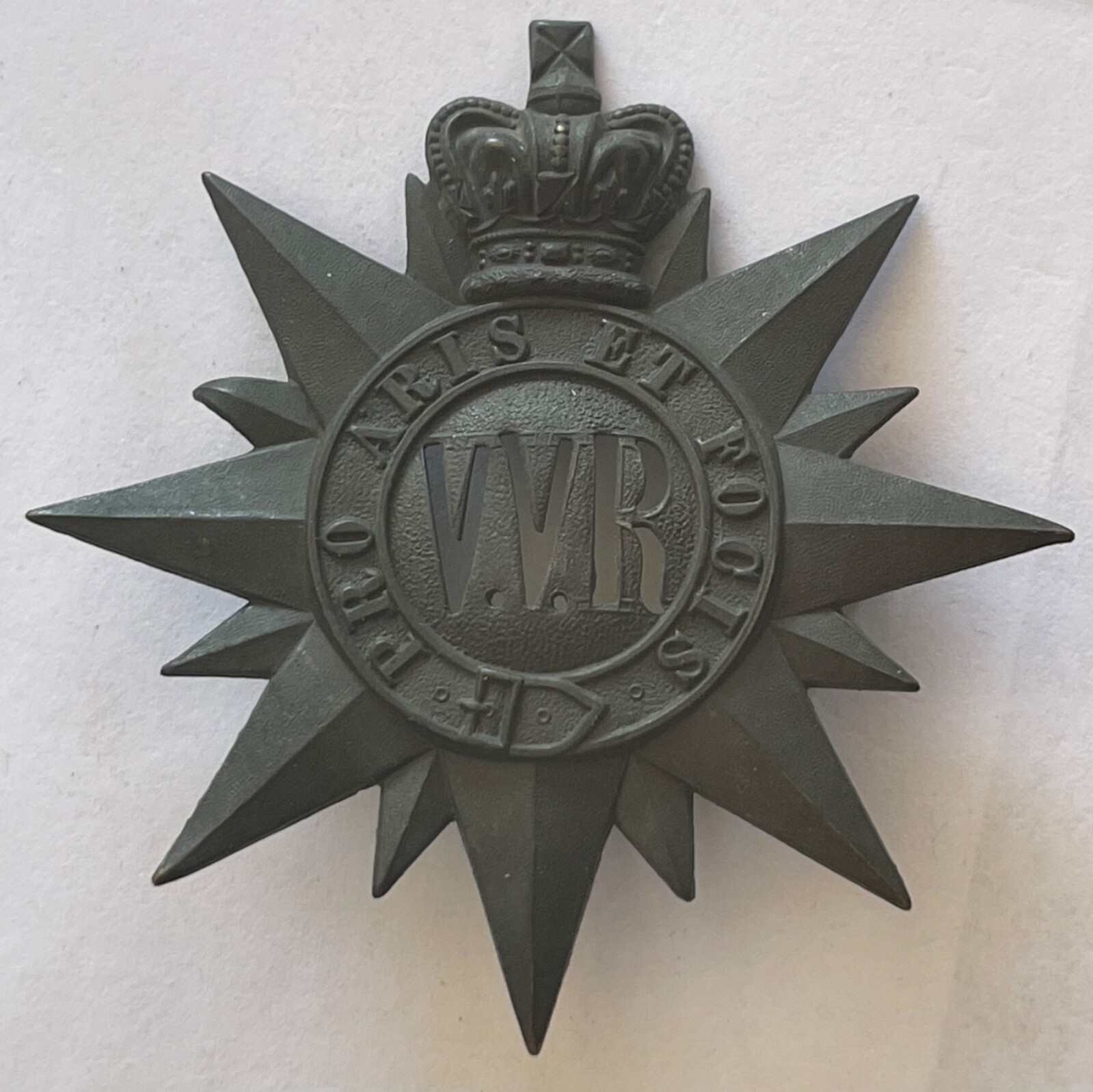 RARE ORIGINAL 1904 VICTORIA RIFLES OF CANADA GLENGARRY HAT BADGE VICTORIAN ERA RARE ORIGINAL 1904 VICTORIA RIFLES OF CANADA GLENGARRY HAT BADGE VICTORIAN ERA