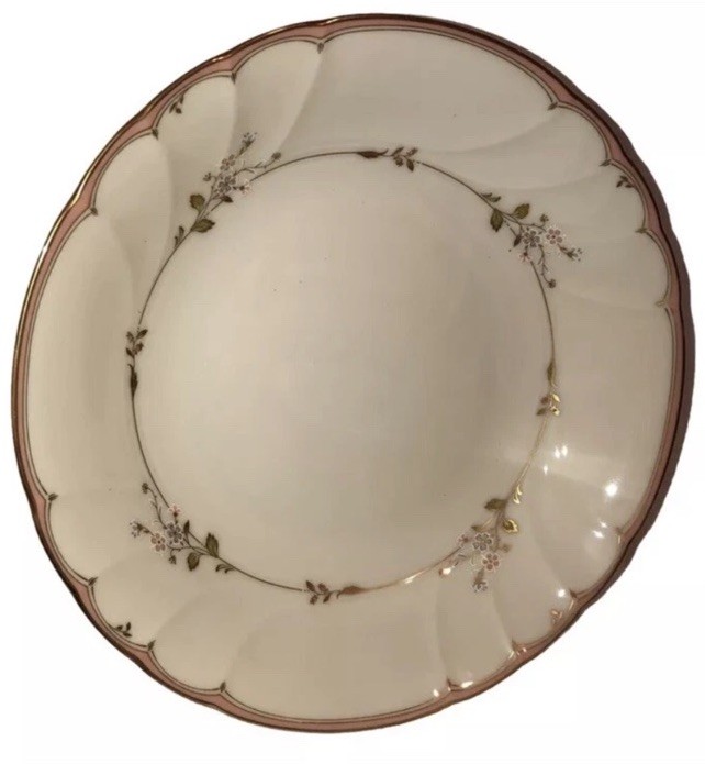 Mikasa 😊 Fine Porcelain Monticello Round Soup / Pasta Bowl 7 1/2” #3 Mikasa 😊 Fine Porcelain Monticello Round Soup / Pasta Bowl 7 1/2” #3
