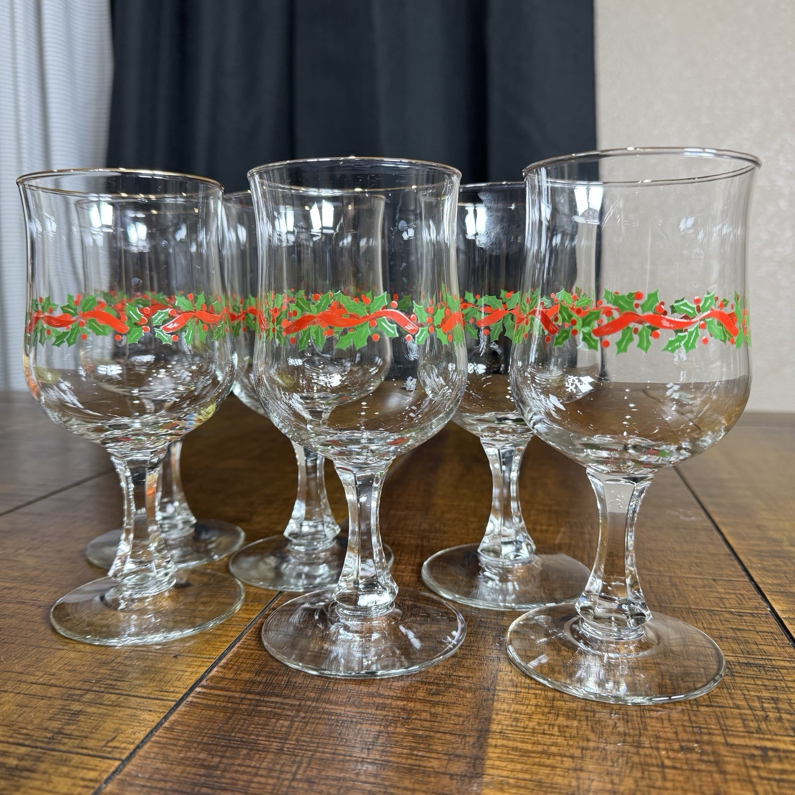 S-188 Set of Six (6) Libbey Holly & Berry Pedestal Goblets with Gold Rims S-188 Set of Six (6) Libbey Holly & Berry Pedestal Goblets with Gold Rims