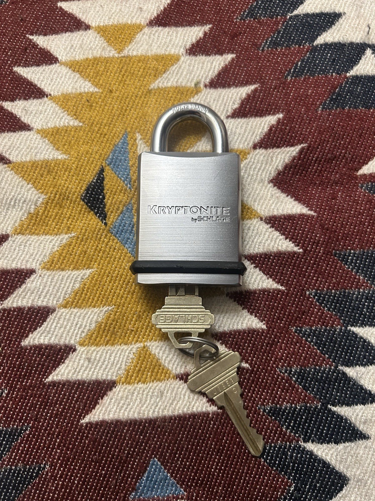 New No Box SCHLAGE Kryptonite PADLOCK With Cylinder 2 Keys KS22 NOS Molybdenum New No Box SCHLAGE Kryptonite PADLOCK With Cylinder 2 Keys KS22 NOS Molybdenum