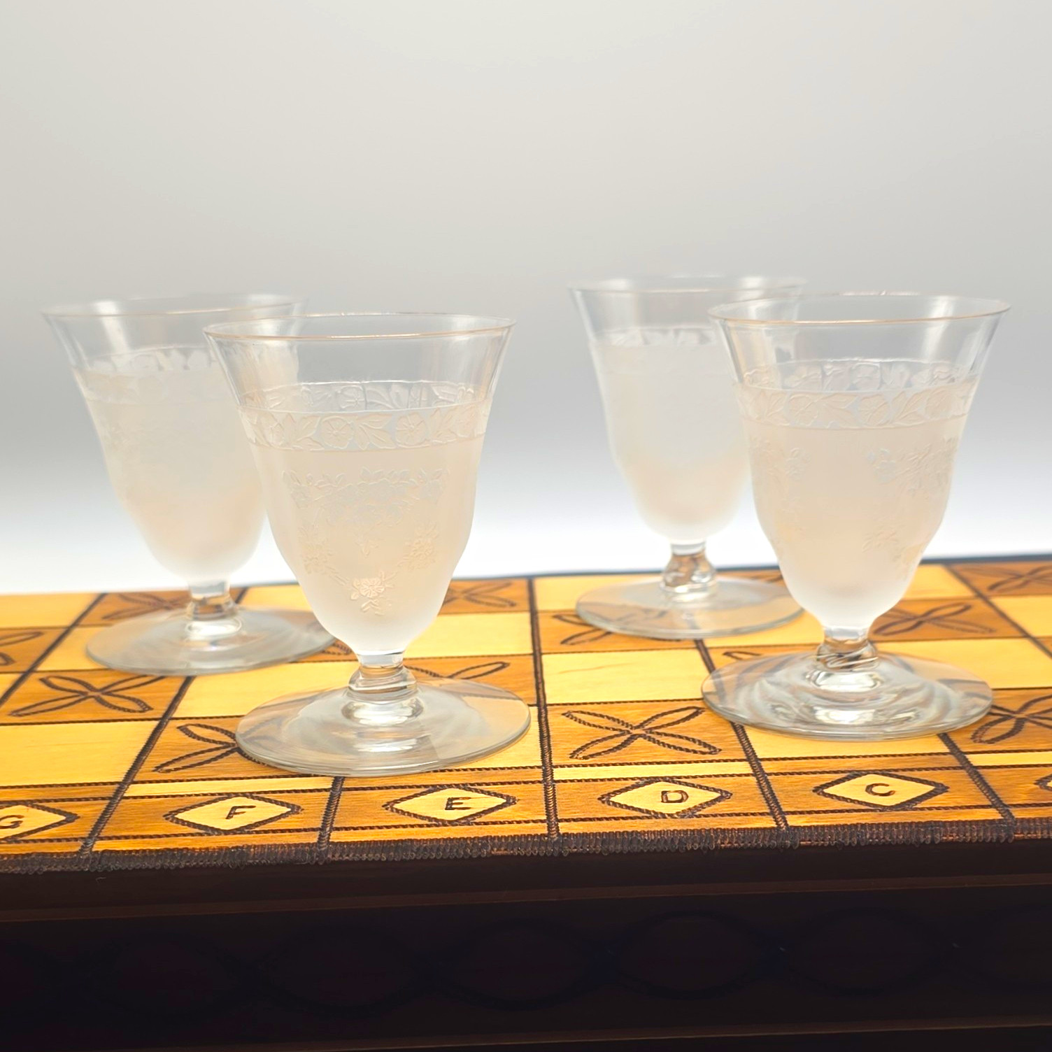 Vintage Frosted Etched Cordial Glasses Stemware Mid-Century Art Deco Set of 4