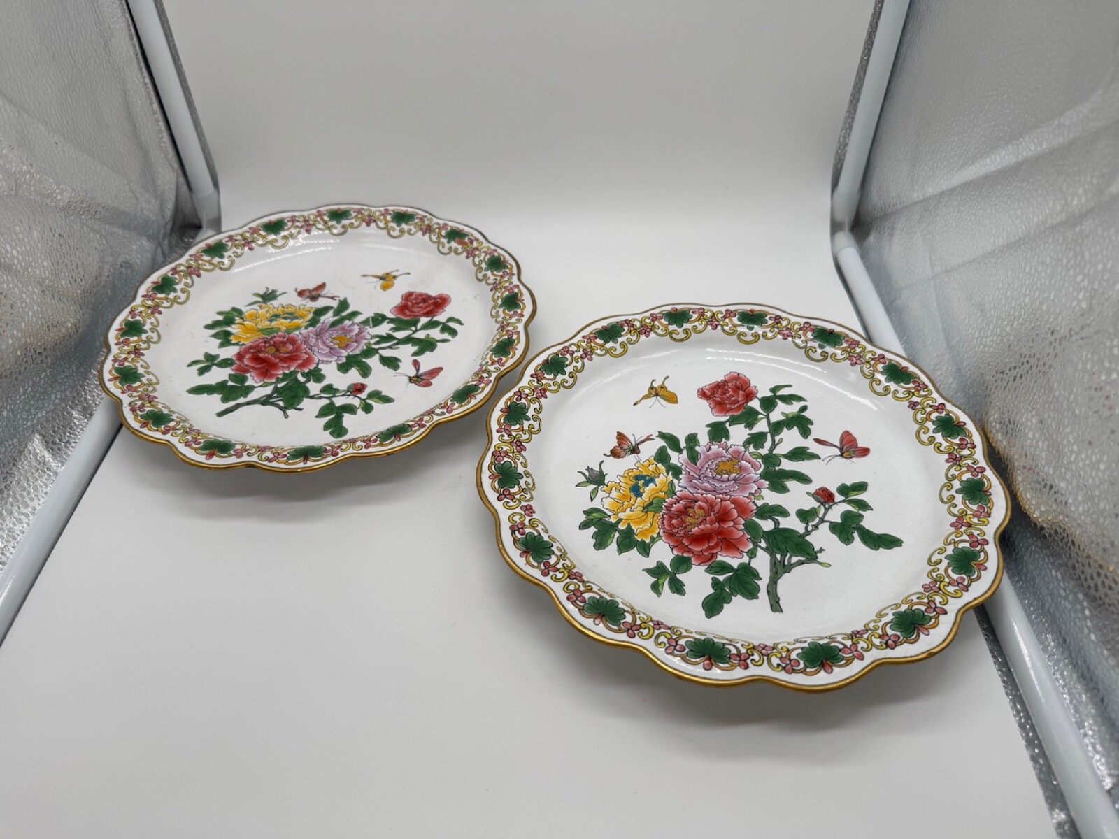 Vtg Chinese Canton Enamel Cloisonne Pair of White Plates Floral & Butterfly Dec. Vtg Chinese Canton Enamel Cloisonne Pair of White Plates Floral & Butterfly Dec.