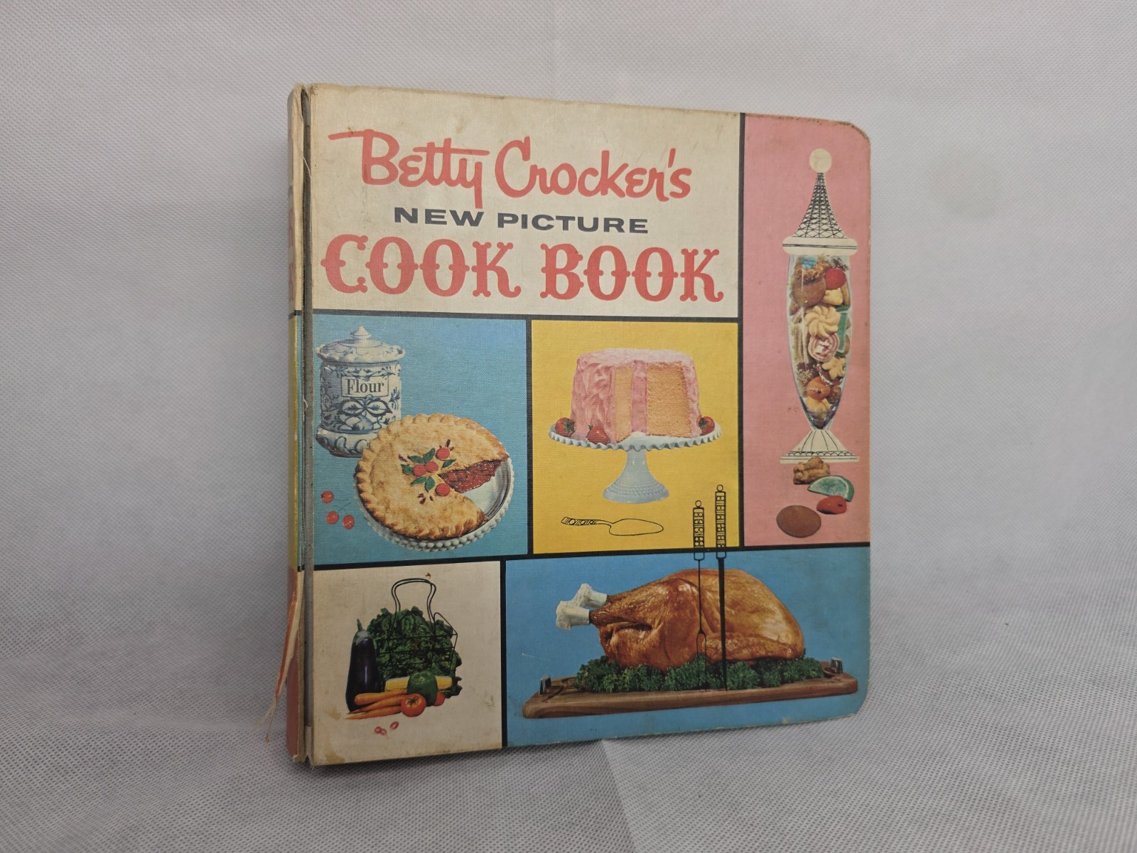 Vintage 1961 Betty Crocker's New Picture Cook Book TEXT EDITION 5-Ring Binder Vintage 1961 Betty Crocker's New Picture Cook Book TEXT EDITION 5-Ring Binder