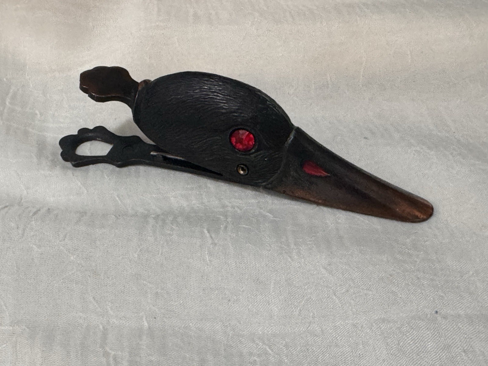 Antique Victorian Brass Duck Head & Red Eyes Wall Mount Paper Holder Made Japan Antique Victorian Brass Duck Head & Red Eyes Wall Mount Paper Holder Made Japan