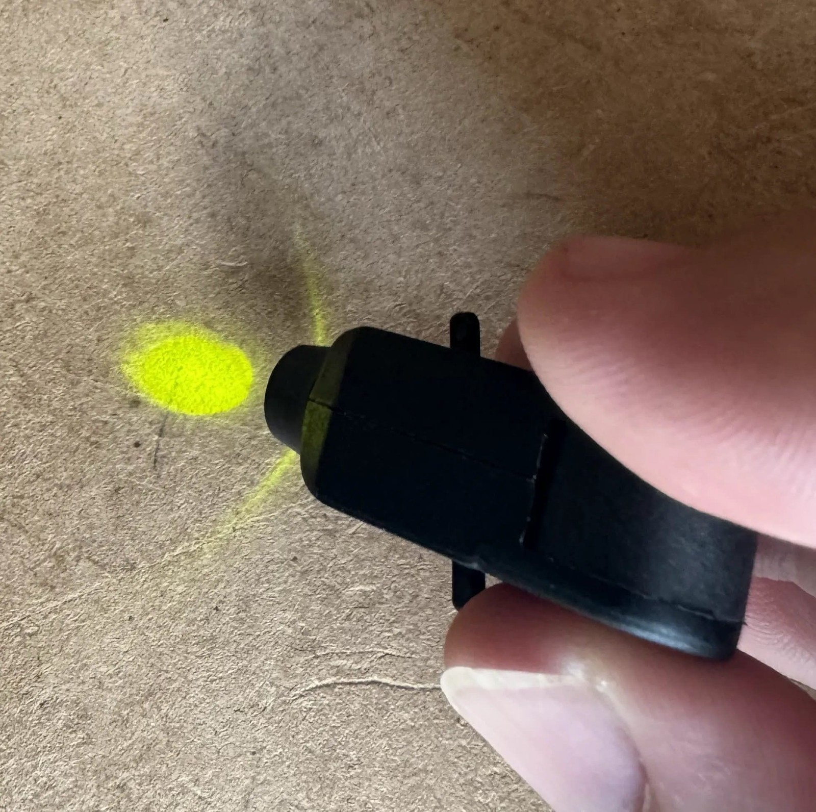 NEW/Unissued USGI Finger Light Visible Green NSN: 6230-01-411-0814 NEW/Unissued USGI Finger Light Visible Green NSN: 6230-01-411-0814