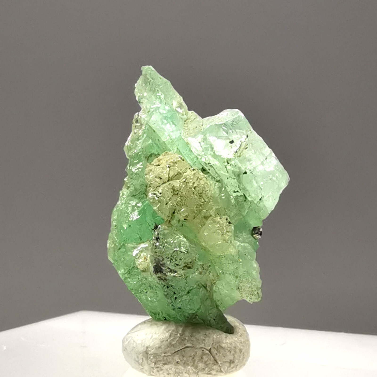 4.50ct Emerald / Muzo, Colombia / Rough Crystal Gemstone Specimen 4.50ct Emerald / Muzo, Colombia / Rough Crystal Gemstone Specimen
