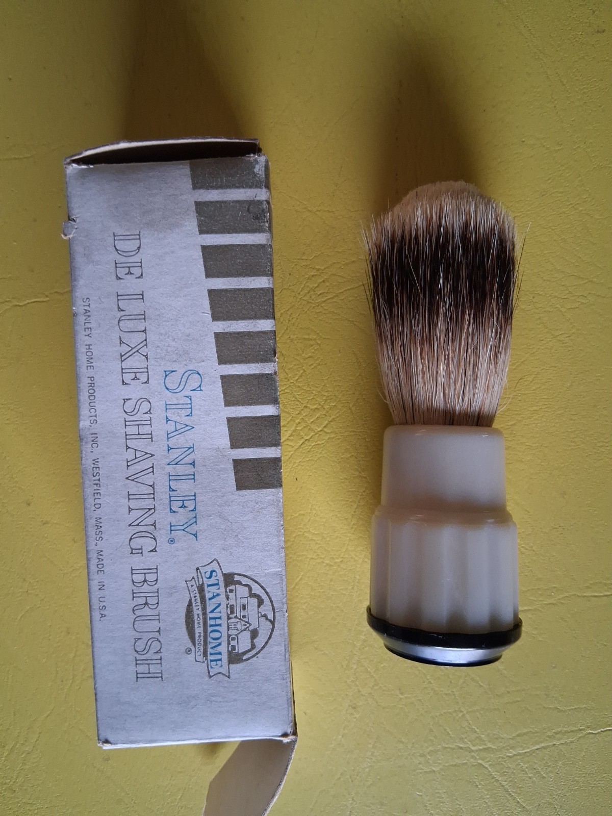 Vintage Stanhome Badger & Bristle Deluxe Shaving Brush & Box StanHome Vintage Stanhome Badger & Bristle Deluxe Shaving Brush & Box StanHome