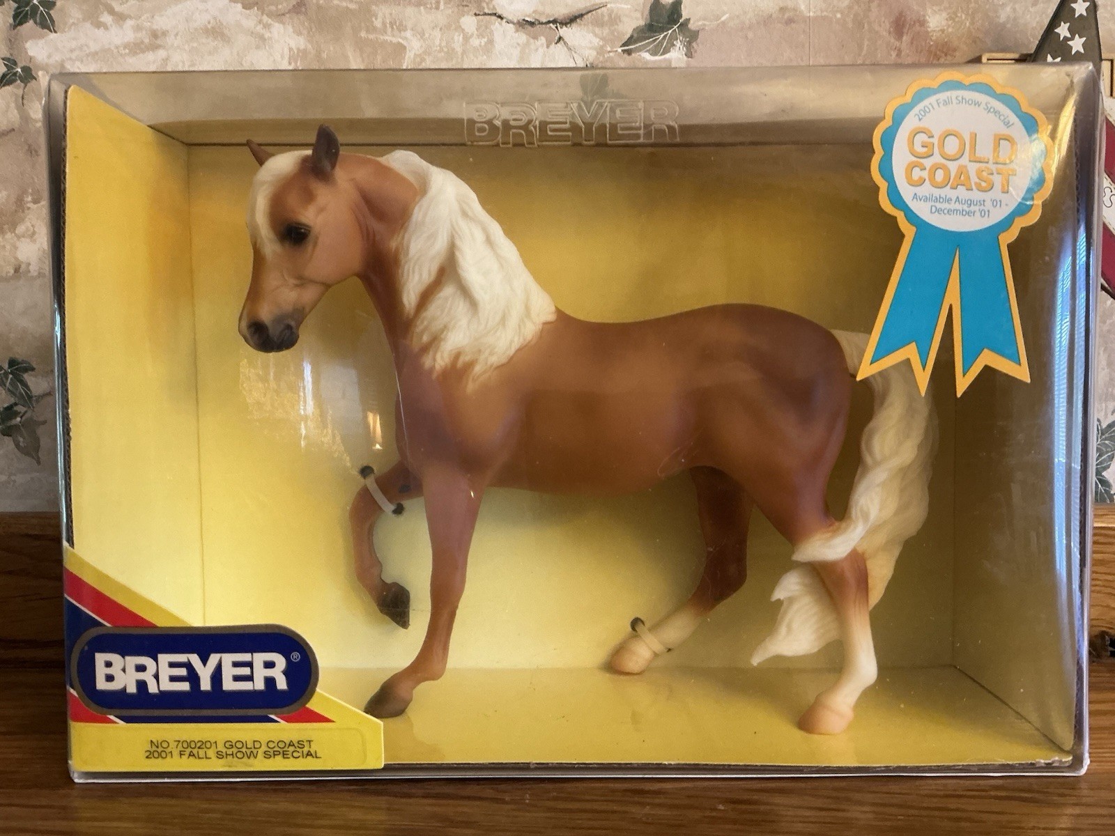 AUG-DEC 2001 Breyer #700201 Fall Show Special - GOLD COAST - Palomino MARABELLA AUG-DEC 2001 Breyer #700201 Fall Show Special - GOLD COAST - Palomino MARABELLA