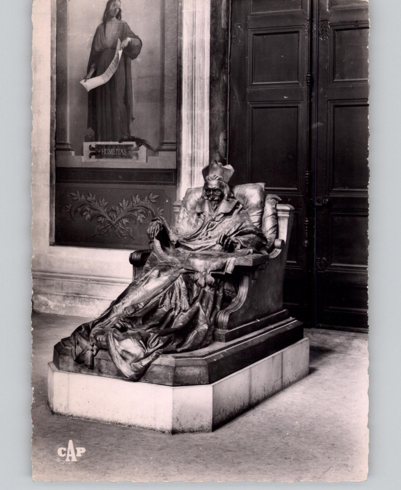 Le Cardinal Richelieu Statue at Eglise de la Sorbonne Postcard