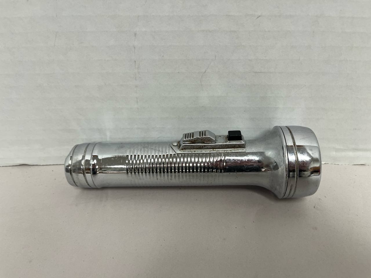 Vintage Ray-O-Vac Balloon Chrome Flashlight 6.25\ Vintage Ray-O-Vac Balloon Chrome Flashlight 6.25\