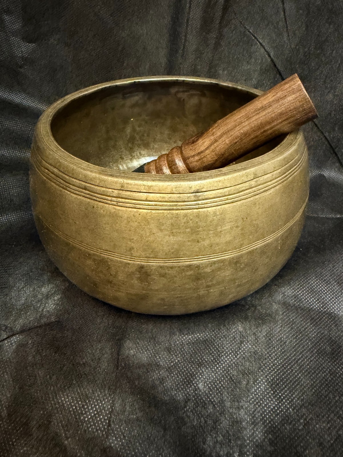 Rare Antique Deep sound Healing Buddha Mani handmade Singing Bowl 6.8