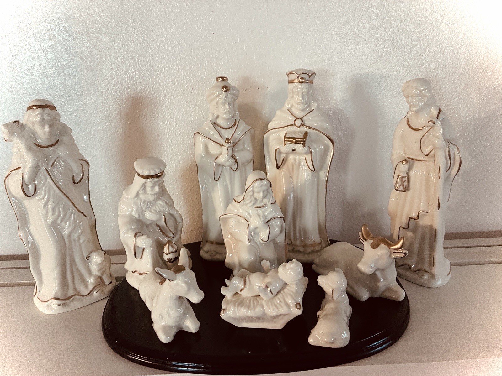 Vintage International Bazaar Porcelain Nativity 11 Piece Set Christmas Decor 7”