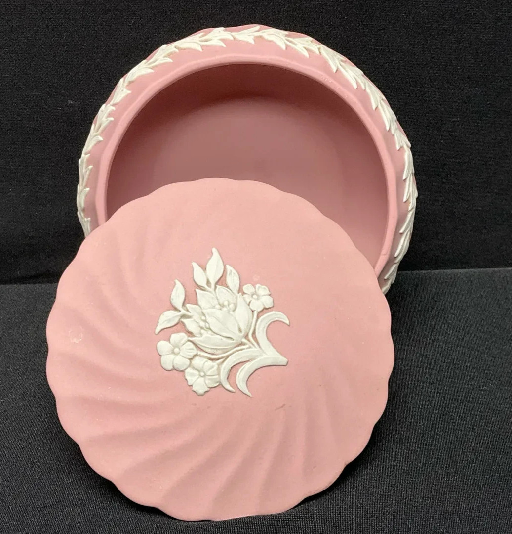 Wedgwood Pink Jasperware w/Cream Flowers Trinket Dish