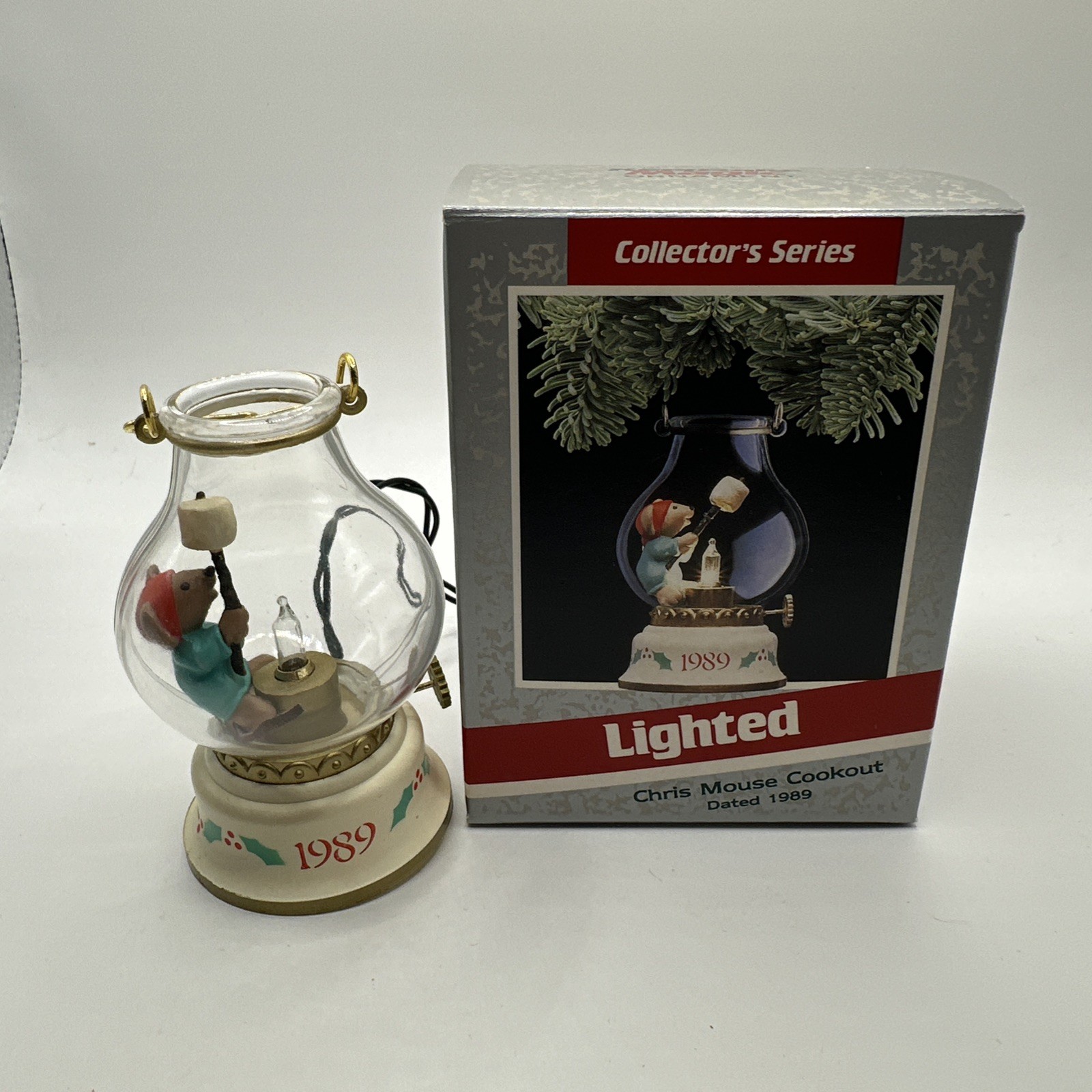 1989 Hallmark Ornament Chris Mouse Cookout MAGIC Light Up 5th in Series 1989 Hallmark Ornament Chris Mouse Cookout MAGIC Light Up 5th in Series