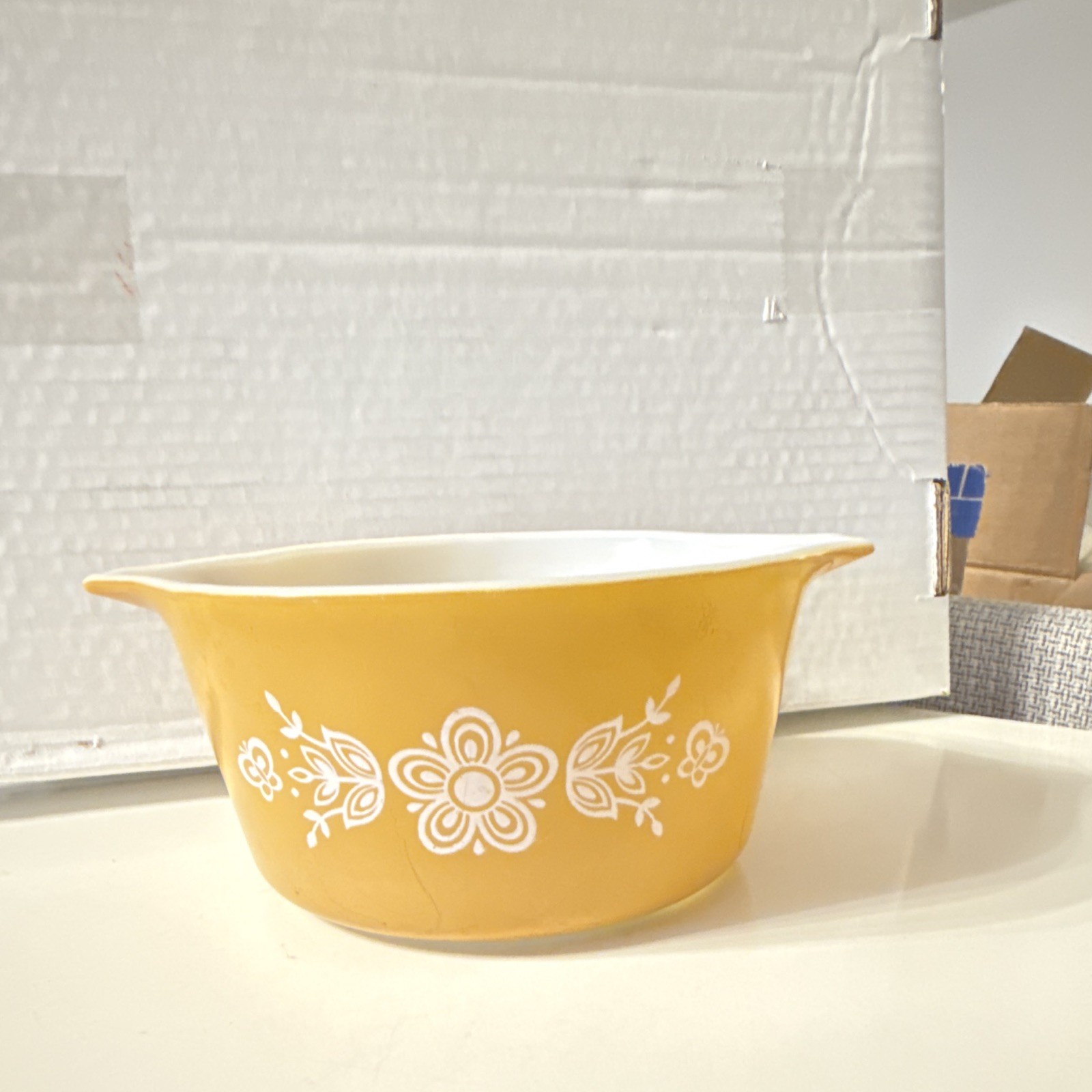VINTAGE PYREX BUTTERFLY GOLD Casserole Mixing Bowl 1 Quart 473 Flowers USA