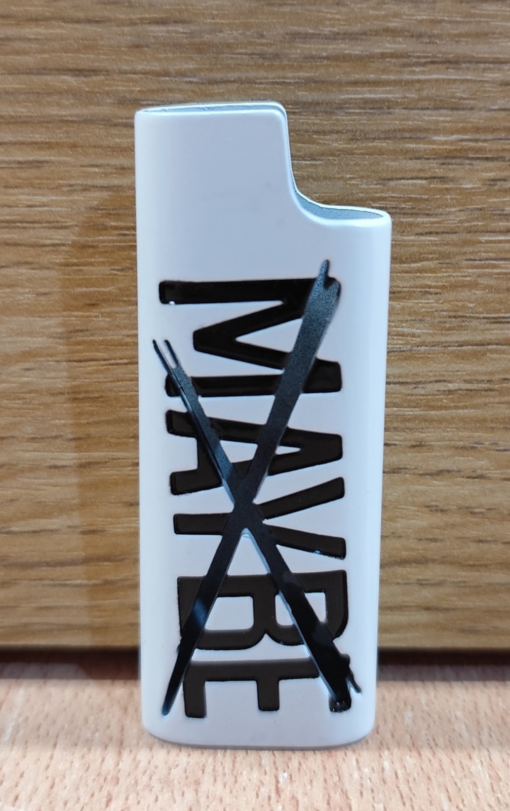 MARLBORO CIGARETTES ADVERTISIGN METAL MINI LIGHTER CASE