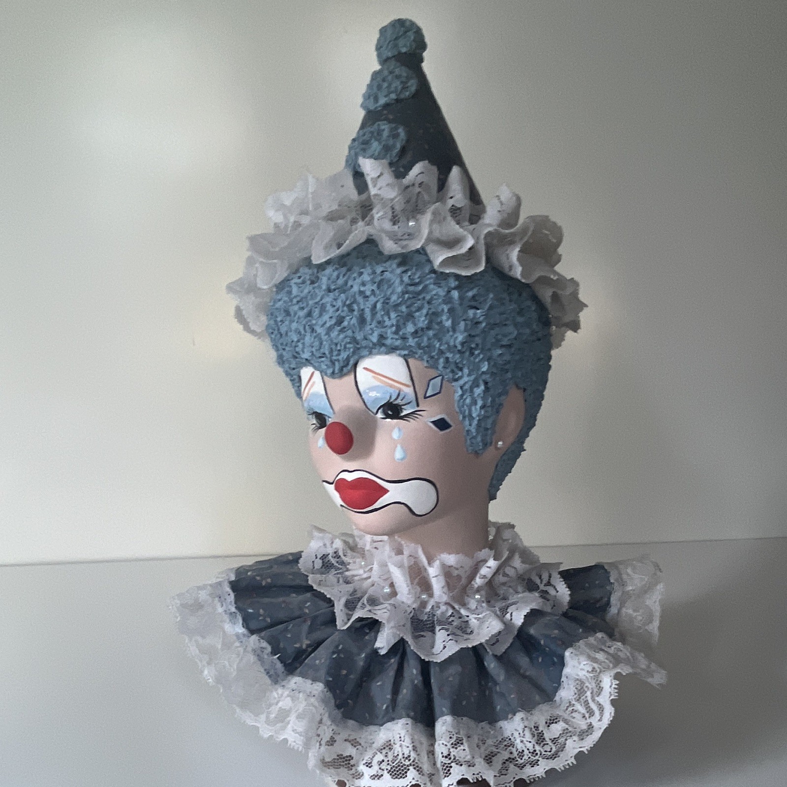 VTG Hand Painted Ceramic Clown Bust Figurine Blue/White Lace Collar Circus Theme