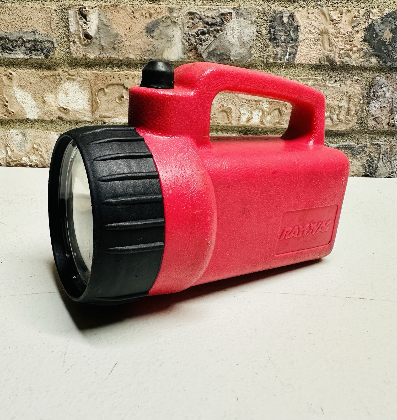 Vintage Red Rayovac Flashlight Flash Light Torch Floating Lamp Battery Power