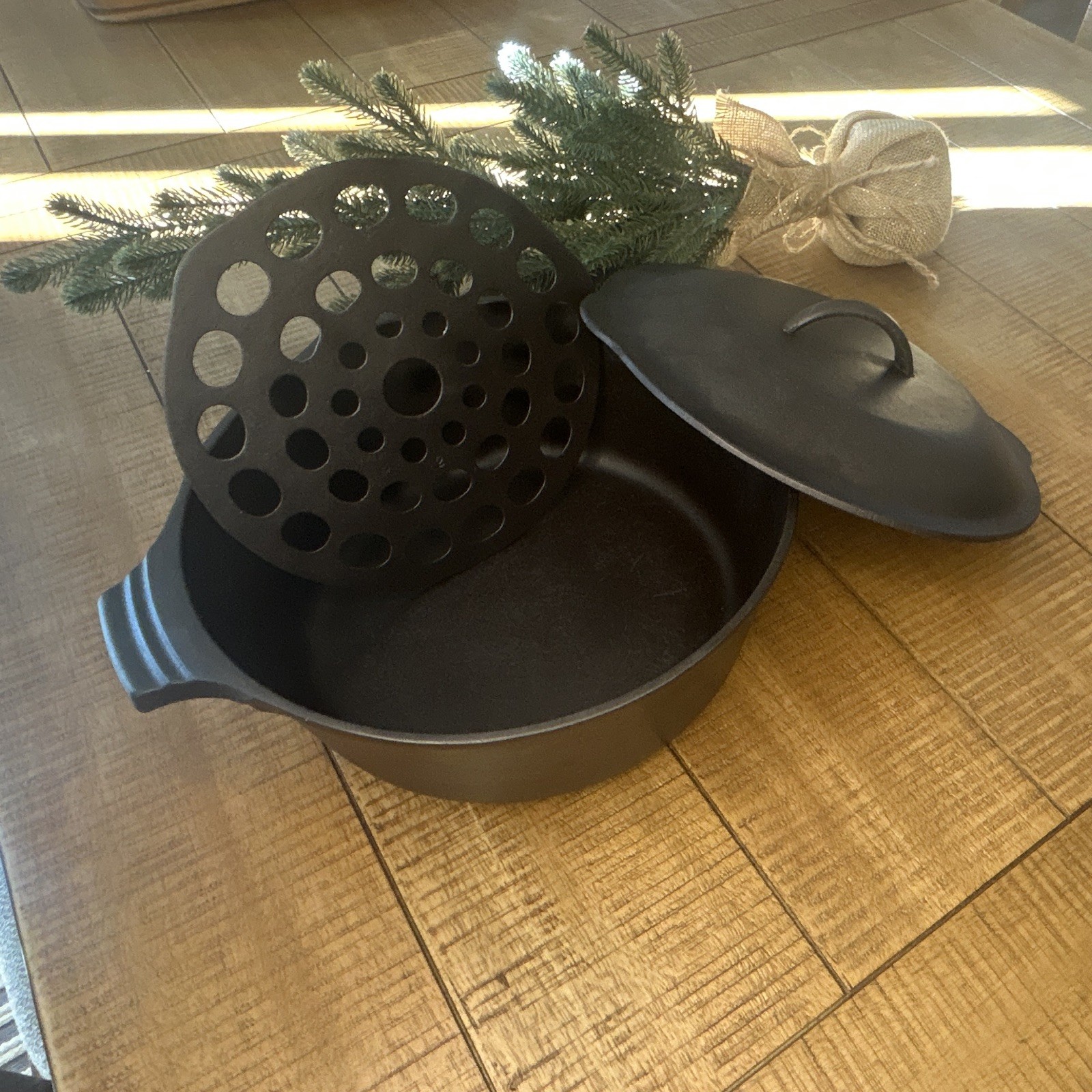 Vintage Griswold No. 8 Dutch Oven w/ Lid & Trivet.