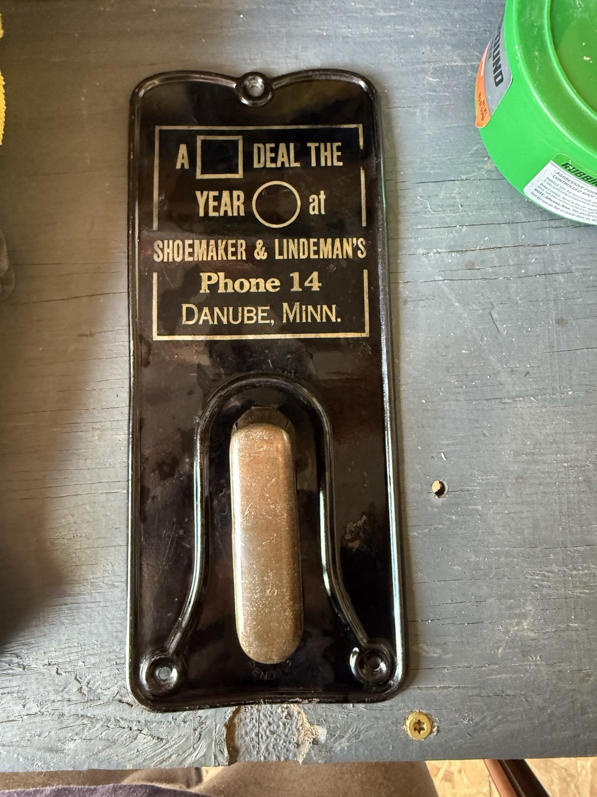 Vintage Shoemaker and Lindman’s Store Danube Minnesota Advertising Towel Holder Vintage Shoemaker and Lindman’s Store Danube Minnesota Advertising Towel Holder