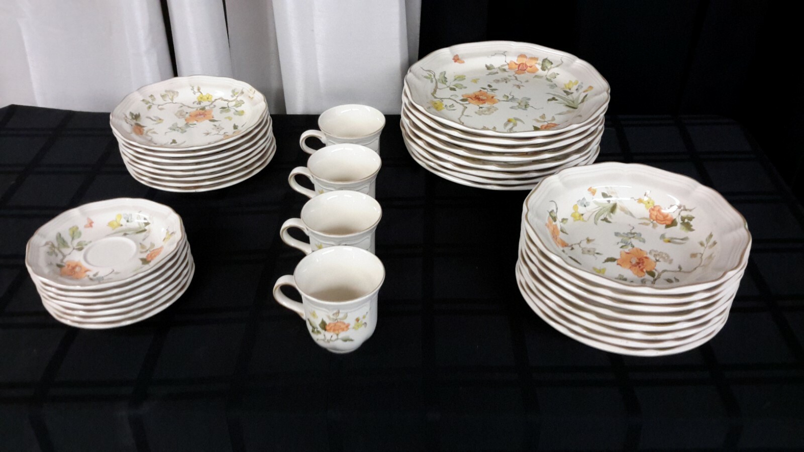 Mikasa Heritage collection 31pc set ( TLLDB14) Mikasa Heritage collection 31pc set ( TLLDB14)